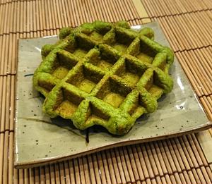 わらび餅屋さんのワッフル(抹茶)