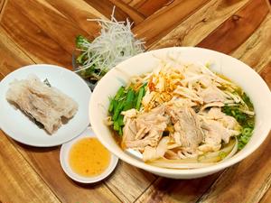 [NEW！]牛肉のフォー【レンジ調理品】 ・海鮮揚げ春巻きセット