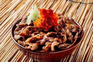 キムチ牛カルビ丼