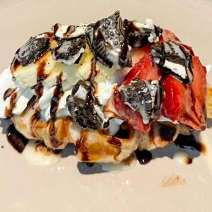 8. オレオチョコバナナベリークロッフル