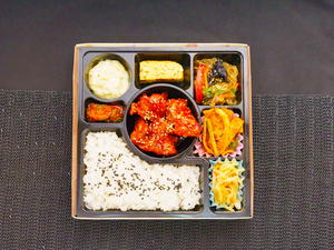 ヤンニョムチキン定食弁当   