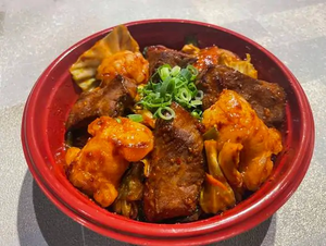 ホルモン焼肉2色丼(マルチョウ＆牛レバー)