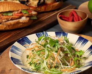 パパイヤサラダ(2~3人前)Green Papaya and Ham Salad for 2 or 3 servings
