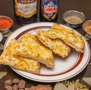 ガーリックナン Garlic Naan