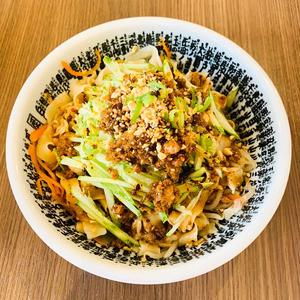 冷やし坦々刀削麺