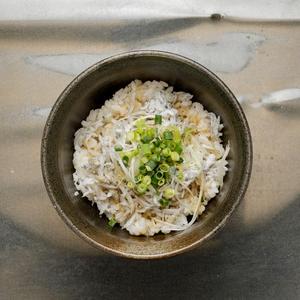 ミニしらす丼