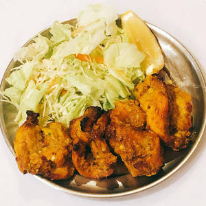 ガーリックチキン Garlic Chicken(サラダ付き)