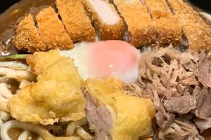 鶏天牛肉温玉カツカレーうどん