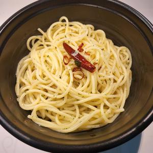 ペペロンチーノ Spaghetti aglio, olio e peperoncino