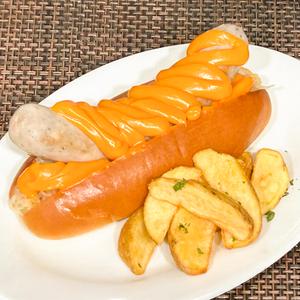 とろ～り濃厚チーズドッグ  ミニフライドポテト付き Rich and creamy cheese dog