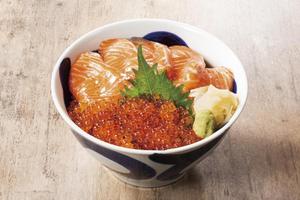 魚や一丁 サーモンといくらの親子丼