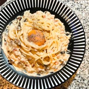きのこのクリームパスタ