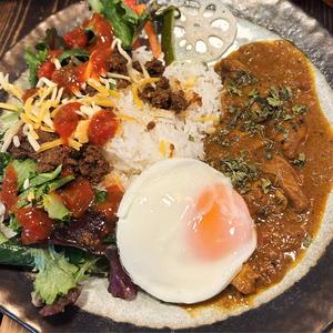 スパイスカリー&タコライスあいがけ(ジャスミンライス付き)