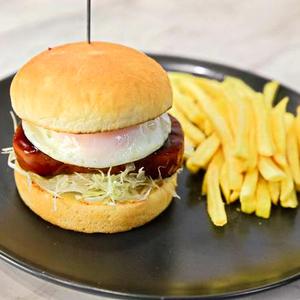 スパムバーガー(ポテト付き)
