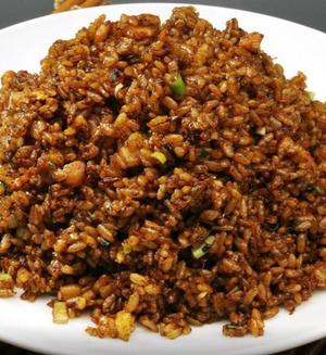 牛肉コロコロ黒チャーハン