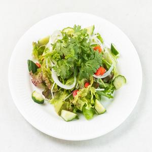 パクチーサラダ Coriander Salad
