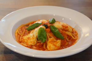 ピッツェリアマリノ イタリアントマトとモッツァレラチーズ