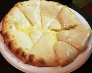 チーズナン CHEESE NAAN