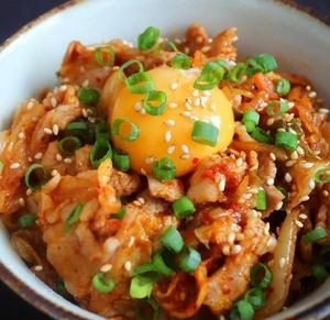 ヨーグル豚の豚キムチ丼