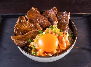 ハラミキムタマ丼