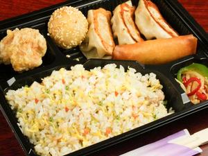 向陽飯店 【837】五目炒飯弁当