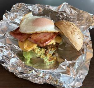 フルトッピングバーガー