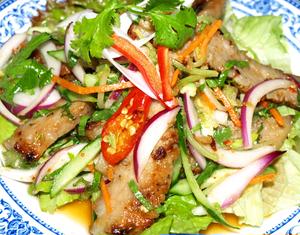 Y-4  焼きトントロサラダ Grill Pork Salad