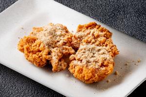 韓国カルビ丼とスンドゥブ 洞山 チーズ＆ペッパーチキン 2個