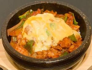 チーズタッカルビ丼