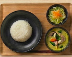 鶏肉のグリーンカレー(ライスor麺)