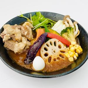 牛すじと14種の野菜カレー