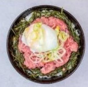【食べ応え】倍盛り半玉ネギトロ丼