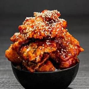 甘辛レッド鶏唐揚げ丼