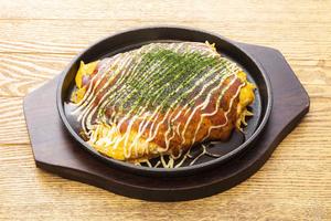 卵包に広島お好み焼き