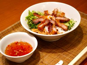 豚肉レモングラス焼きの混ぜビーフン(Bn tht heo nng)