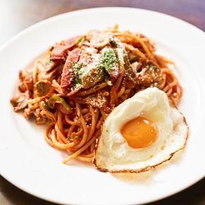 目玉ナポリタン Fried Egg Napolitan