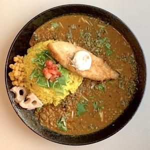 白身魚フライキーマカレー