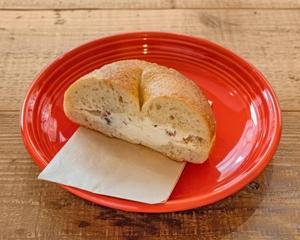 (ハーフ)ラムレーズンクリームチーズサンド