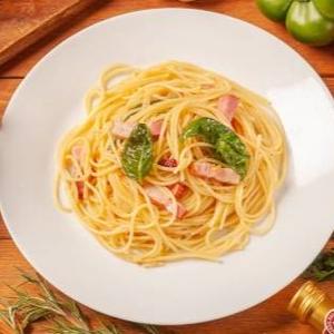 ベーコンのペペロンチーノ Bacon Peperoncino