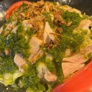蒸し鶏サラダ