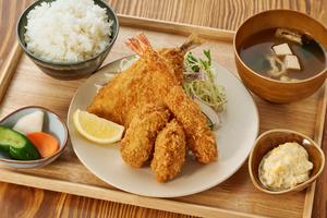 ミックスフライ定食(味噌汁付き)