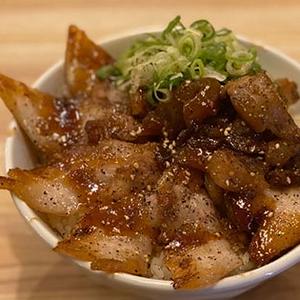 三田ポーク豚バラ＆牛スジ丼