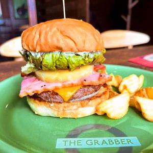 パイナップルベーコンチーズバーガー【ポテト付きのセット】