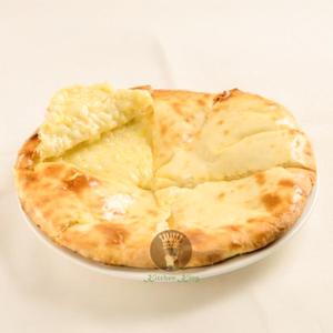 チーズナンとお好みのカレーのセット (Cheese Nan with Choise curry and Softdrink )