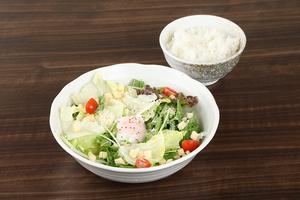 ライスと温泉卵のシーザーサラダ