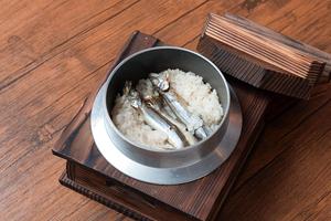 釜炊きししゃも飯おにぎり2個+選べるおかず 味噌汁付き