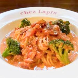 ベーコンとブロッコリーのトマトクリームソース スパゲッティ