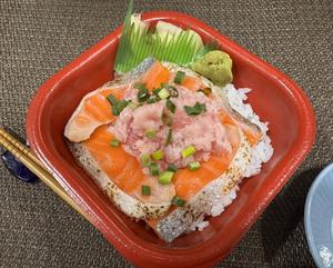 丼丸 炙りトロサーモンネギトロ丼