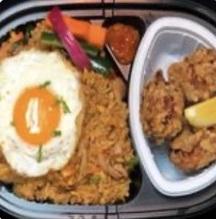Nasi Goreng(インドネシアチャーハンとからあげ弁当)