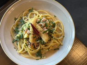 【夏季限定】桜エビと夏野菜のアンチョビ ペペロンチーノ
